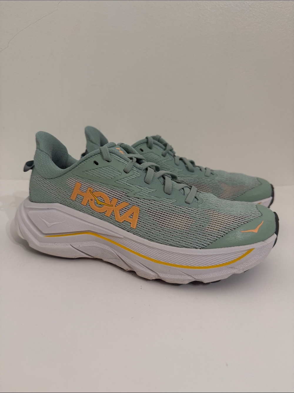 Hoka Challenger 8 Womens Running Shoes Size 7B